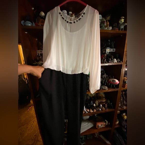 Elegant for office or party one peace jumpsuit - Picture 2 of 3